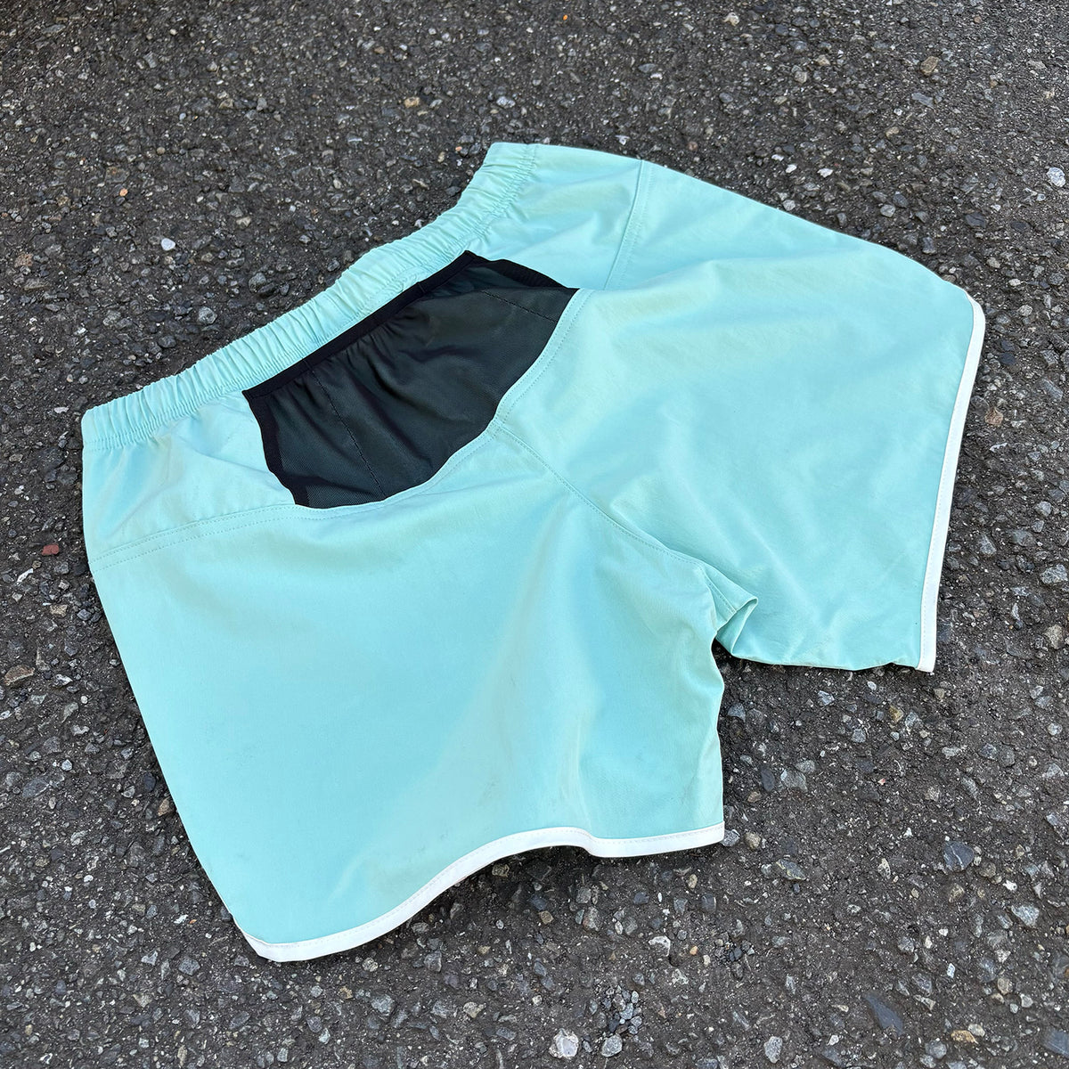 E SHORTS（Old Hiker Young Hiker）ショートパンツ