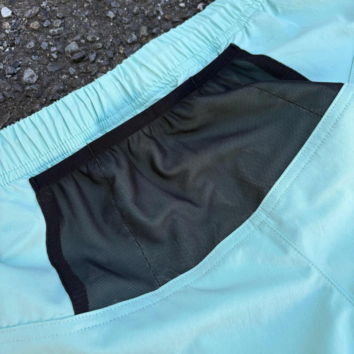 E SHORTS（Old Hiker Young Hiker）ショートパンツ